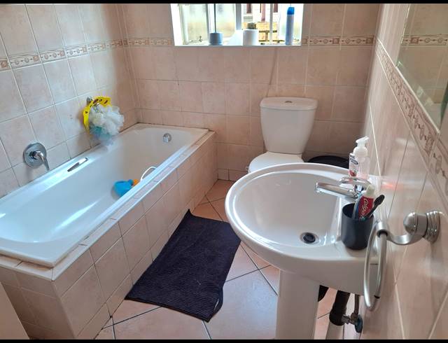 3 BEDROOM SECTIONAL TITLE FOR SALE IN EIKE PARK